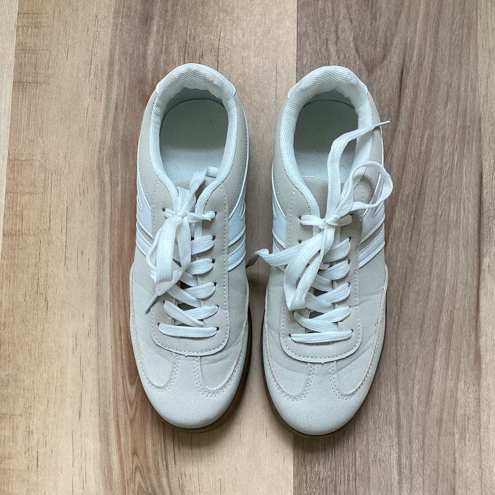 Classic Tan & White Women's Sneakers | EU 38 | casual weekend comfort spring